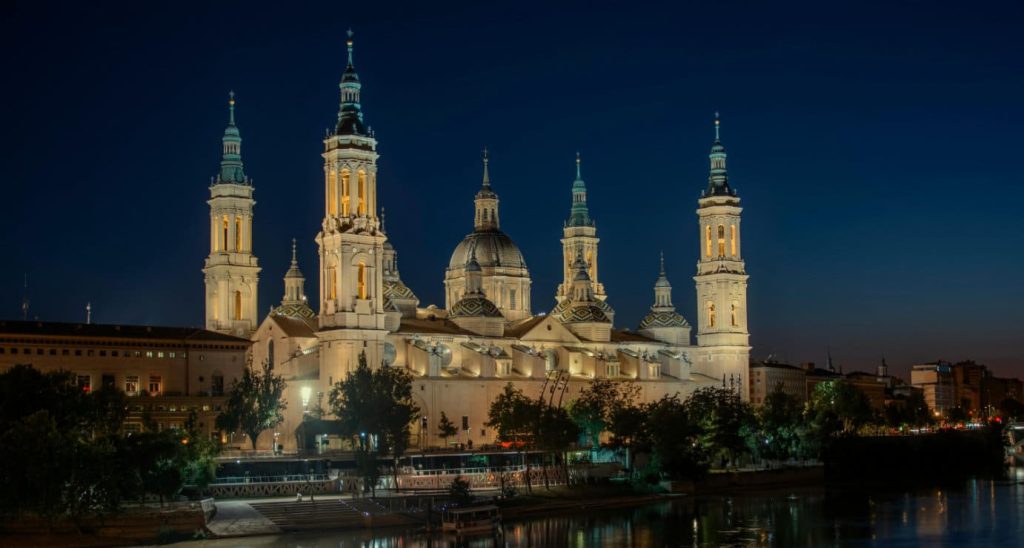 vista nocturna del Pilar de Zaragoza