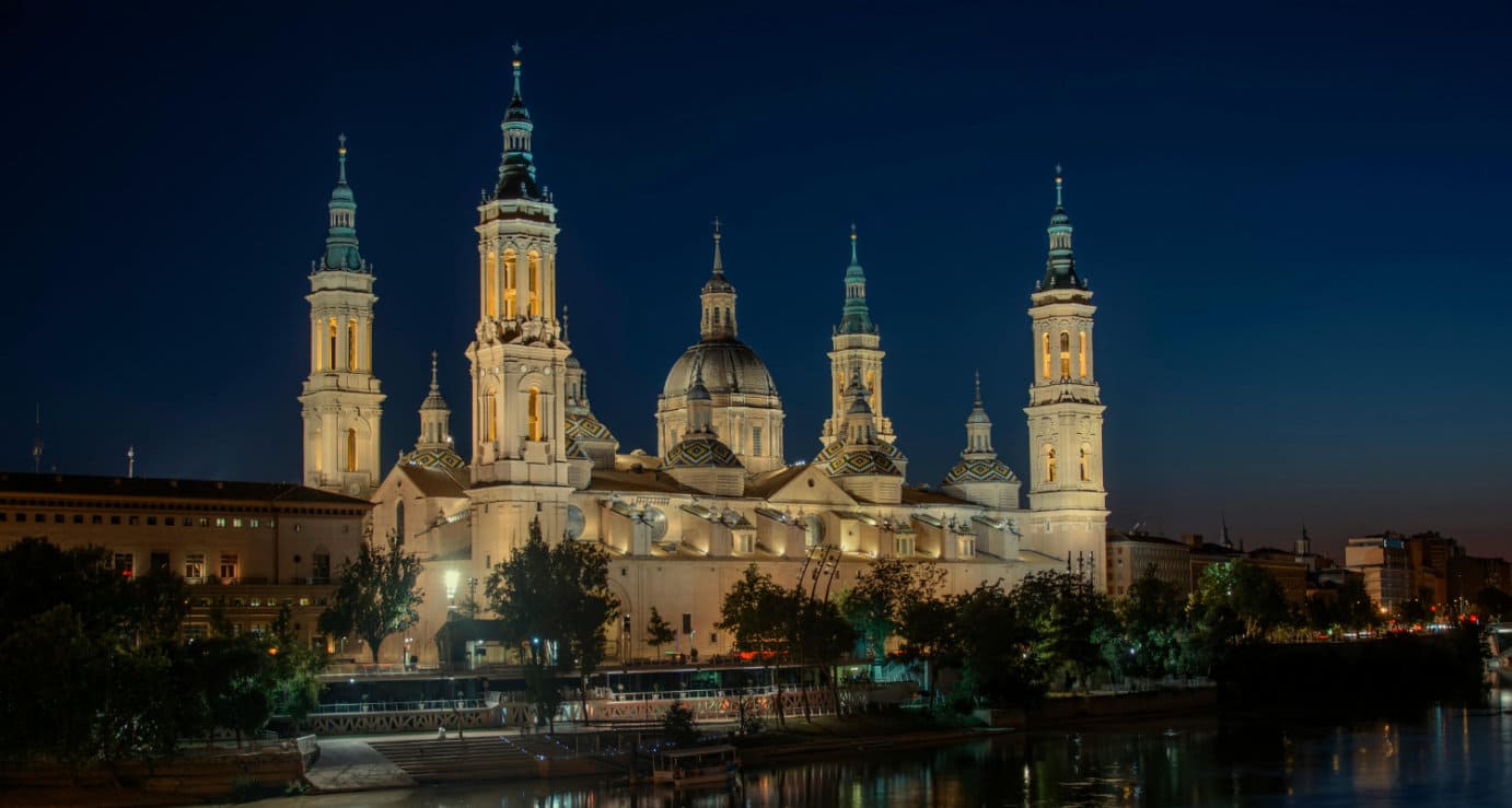 vista nocturna del Pilar de Zaragoza